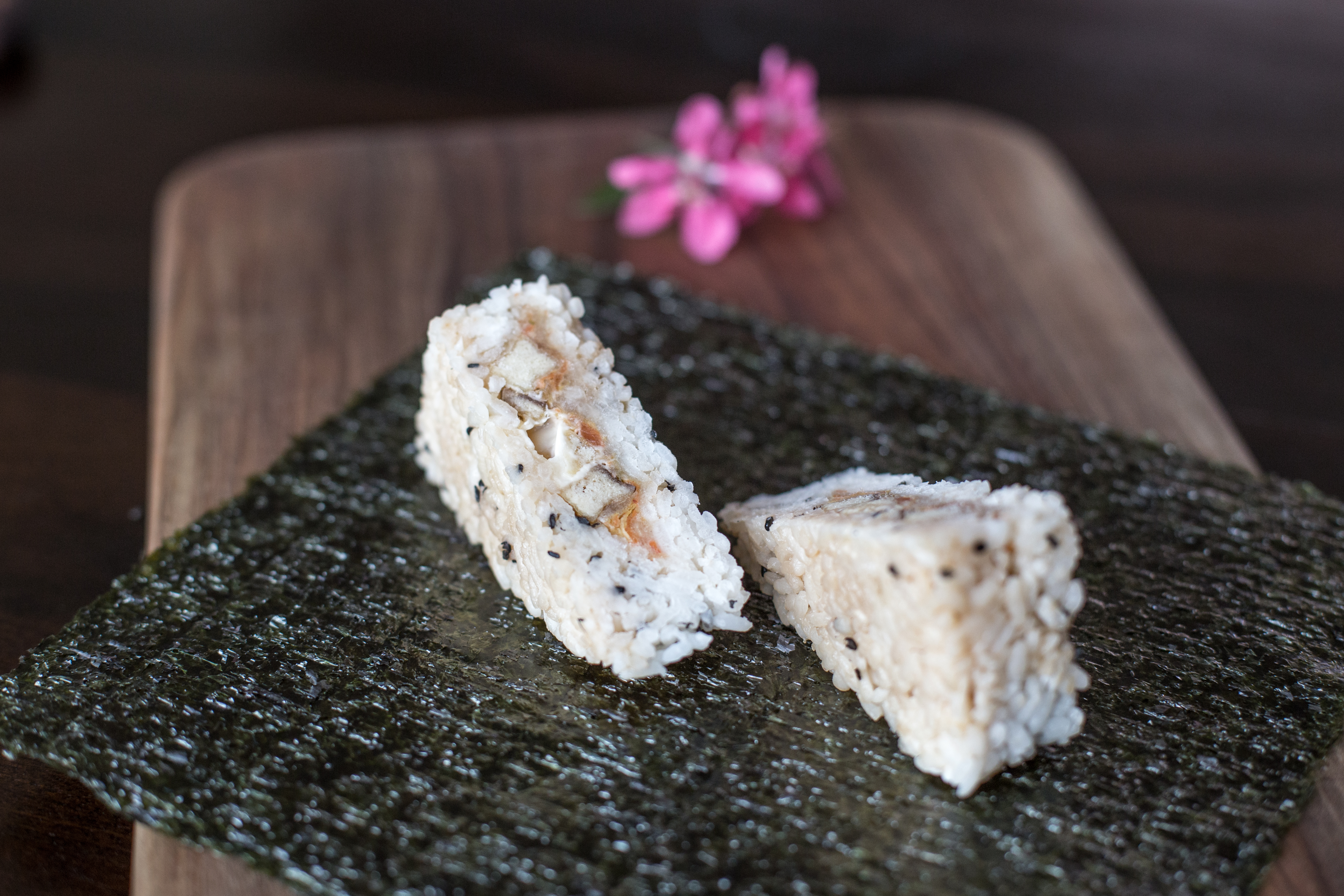 Onigiri s květinou